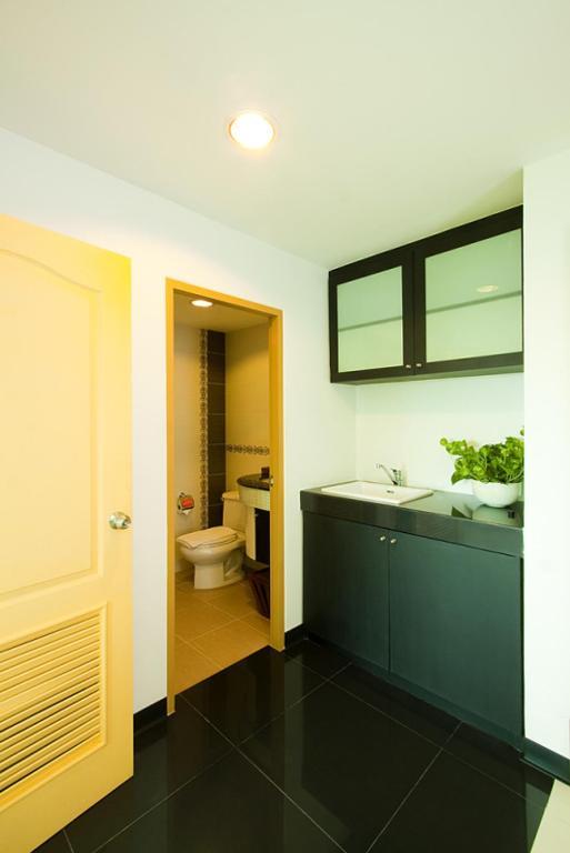 Laurel Suite Bangkok Exteriör bild