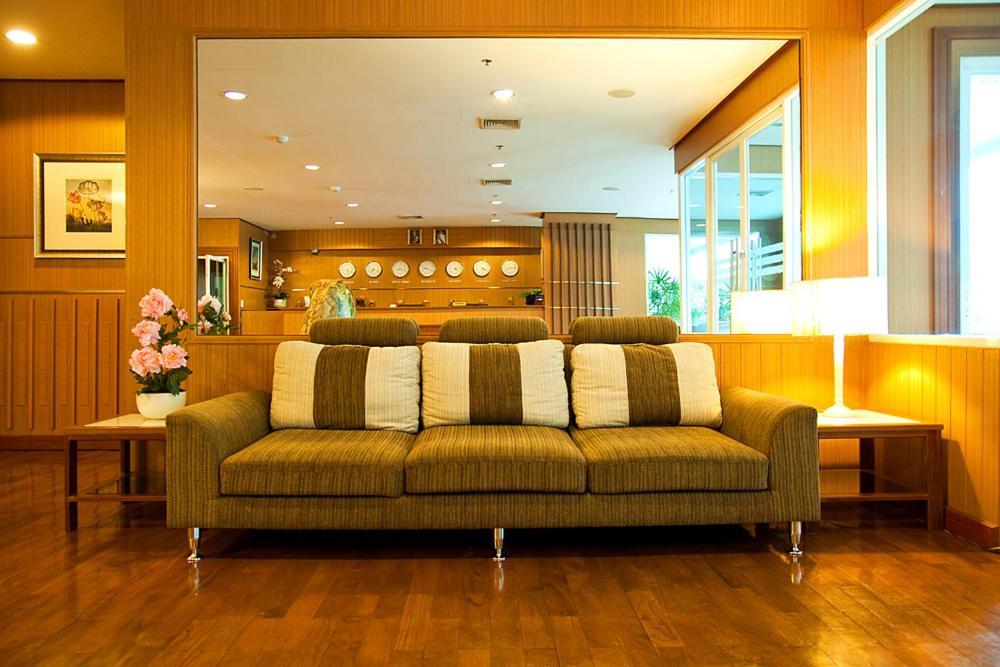 Laurel Suite Bangkok Exteriör bild