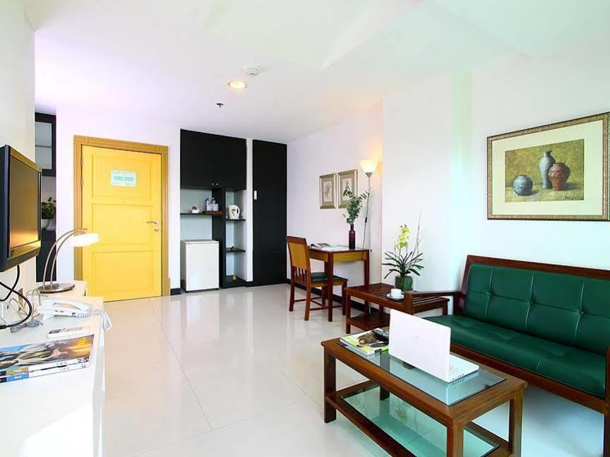 Laurel Suite Bangkok Exteriör bild